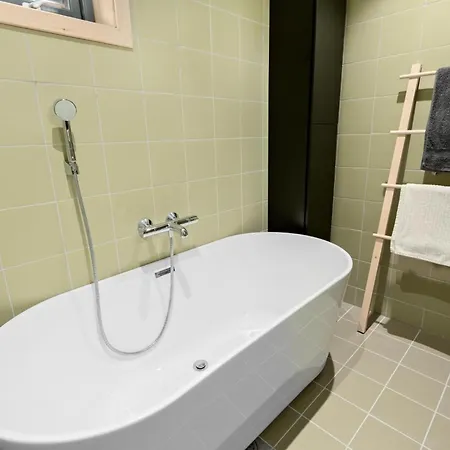 Gronnsted 8p With Bathtub Hot Tub *