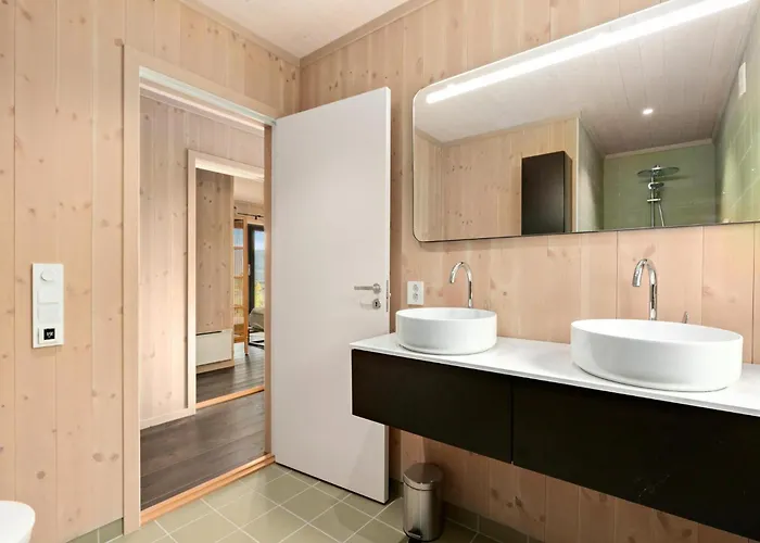 Gronnsted 8p With Bathtub Hot Tub *