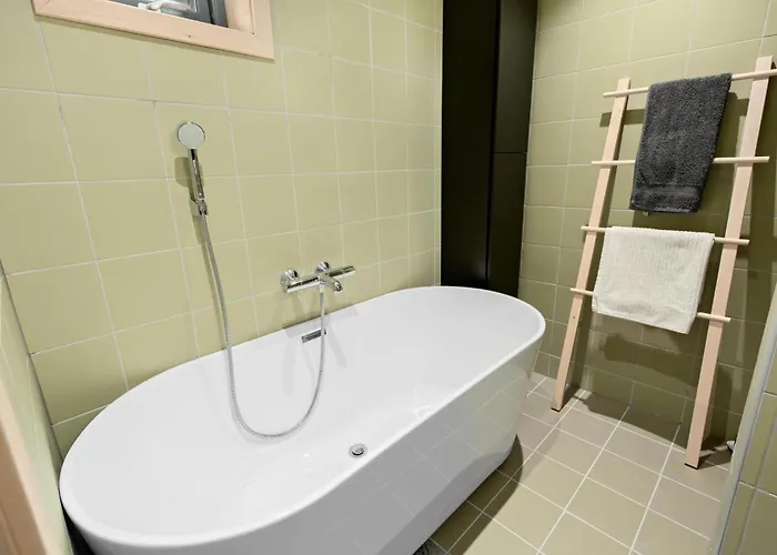 Gronnsted 8p With Bathtub Hot Tub *